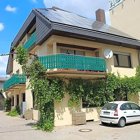 ホテル Gruener Baum Bretzenheim