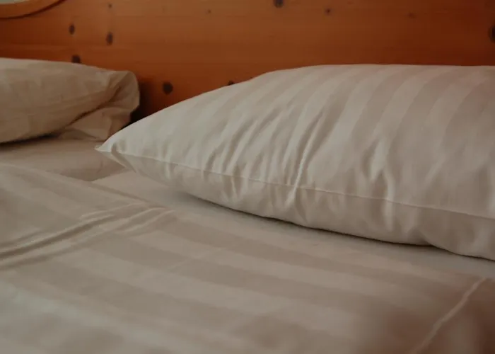 Gruener Baum Отель Bretzenheim